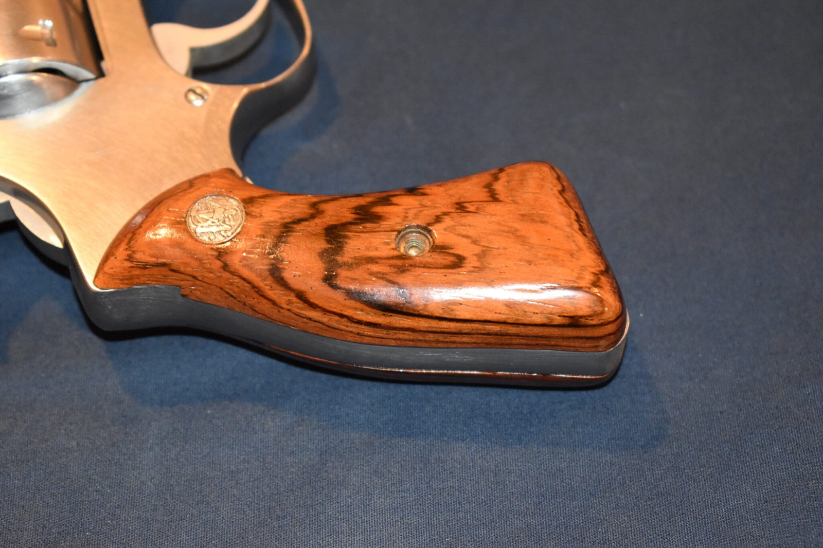 SMITH & WESSON J FRAME ROSEWOOD PRESENTATION GRIPS JSQPM1 - Image 6