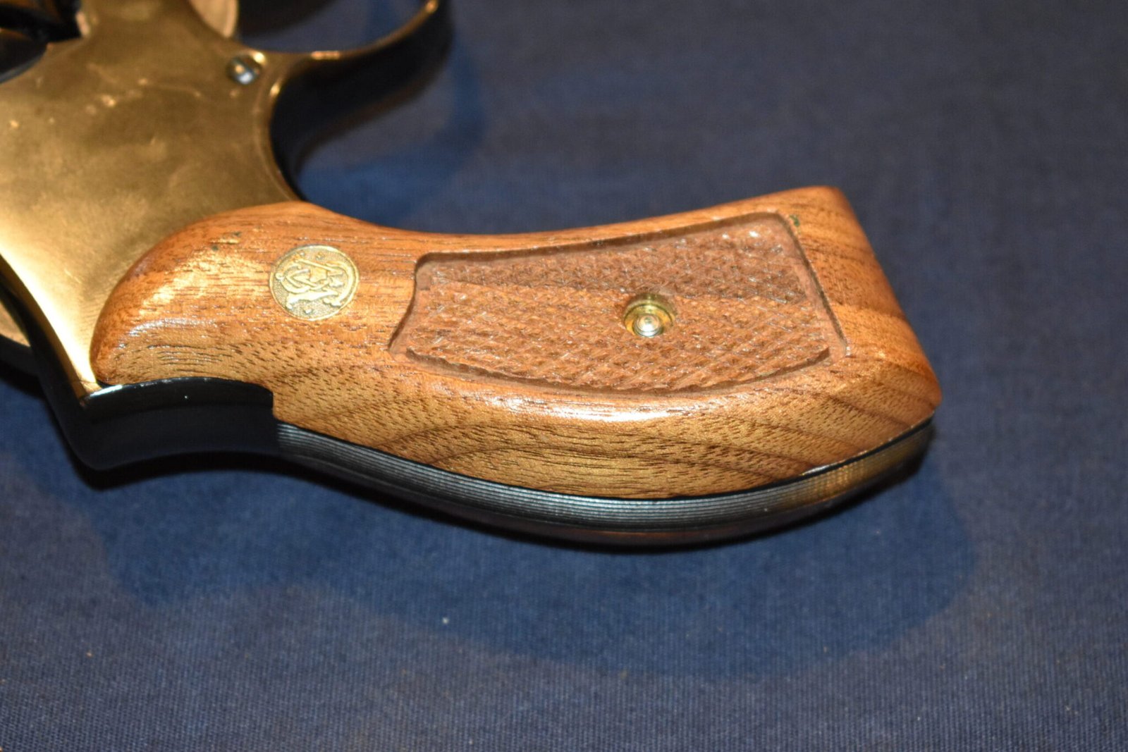 SMITH & WESSON K FRAME SQUARE BUTT FACTORY MAGNA GRIPS KRBM8 - Image 6