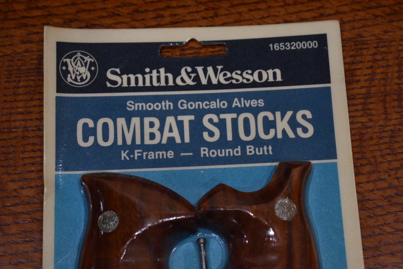 SMITH & WESSON K FRAME FACTORY ROUND BUTT COMBAT GRIPS NEW IN THE PACKAGE KRBC7 - Image 4