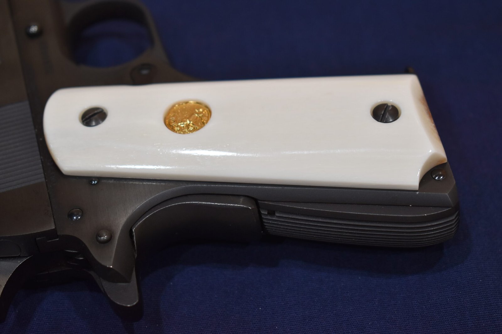 COLT 1911 PREMIUM GRADE GIRAFFE BONE GRIPS 1911GB24 - Image 6