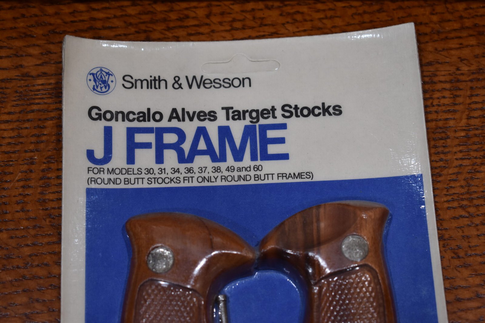 SMITH & WESSON FACTORY J FRAME TARGET GRIPS NEW IN THE PACKAGE JT25 - Image 2