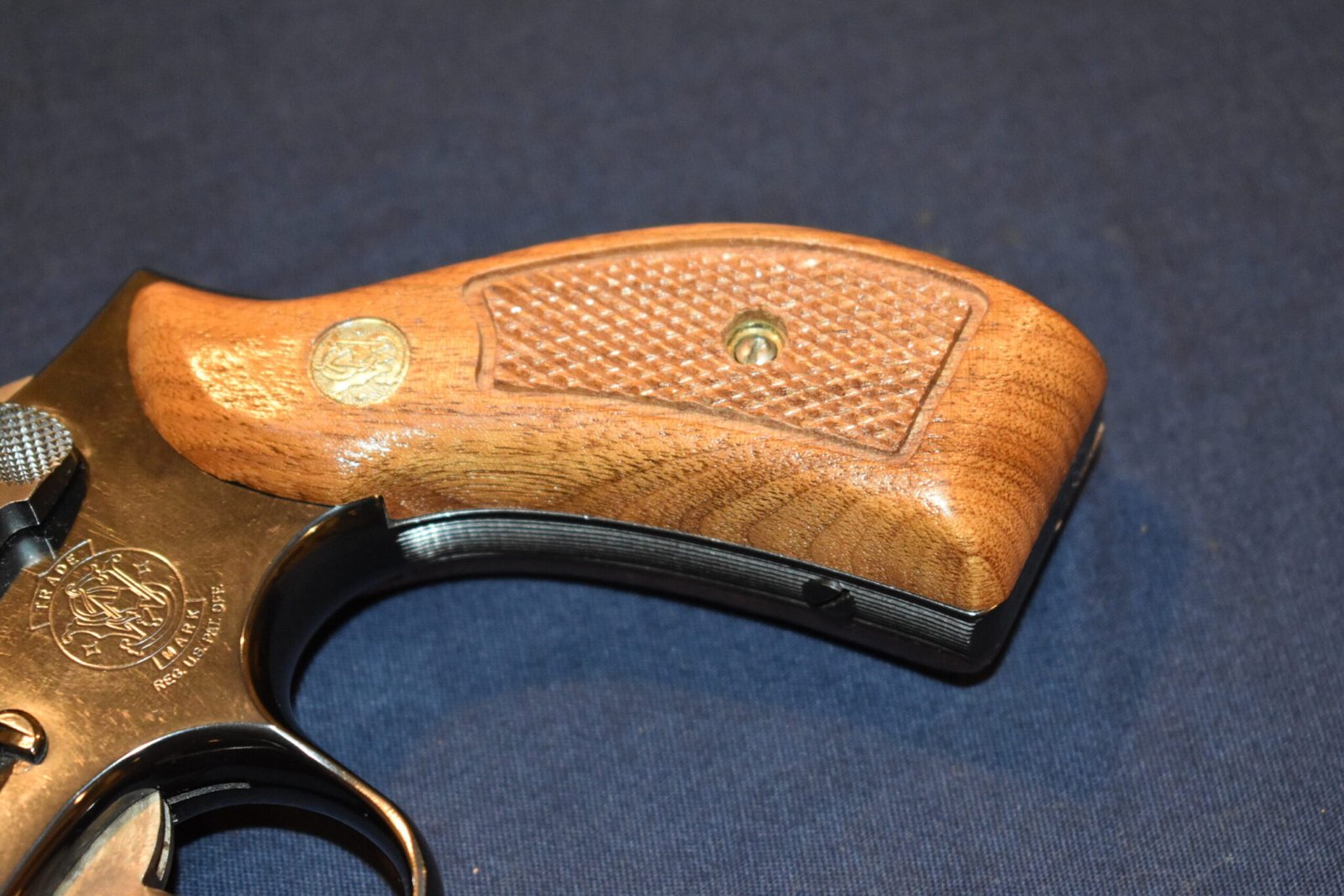 SMITH & WESSON K FRAME SQUARE BUTT FACTORY MAGNA GRIPS KRBM8 - Image 12