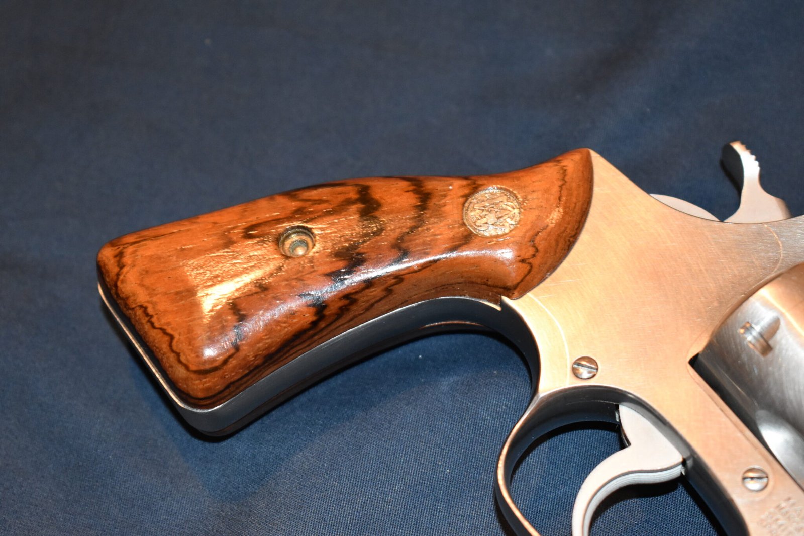 SMITH & WESSON J FRAME ROSEWOOD PRESENTATION GRIPS JSQPM1 - Image 12