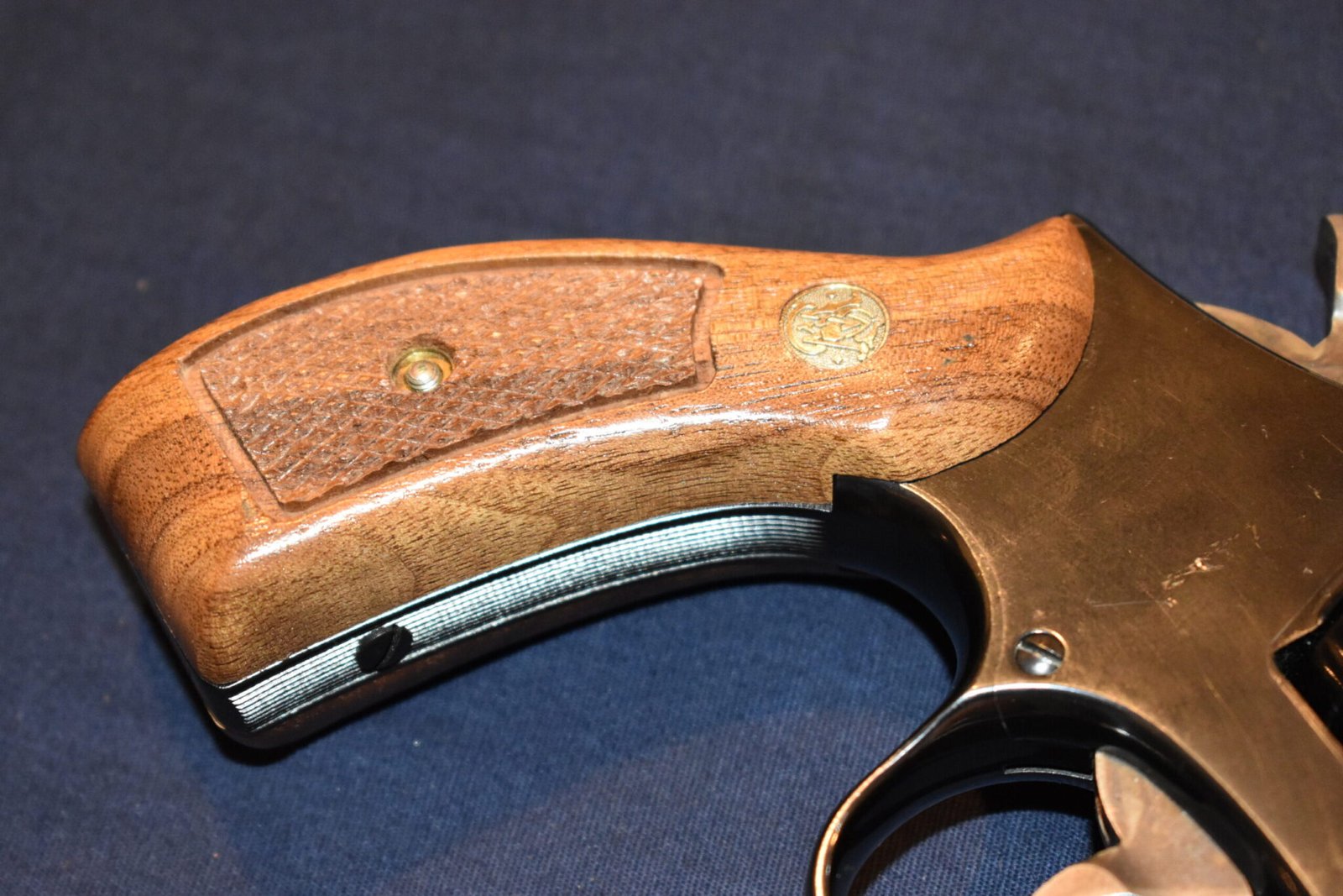 SMITH & WESSON K FRAME SQUARE BUTT FACTORY MAGNA GRIPS KRBM8 - Image 11