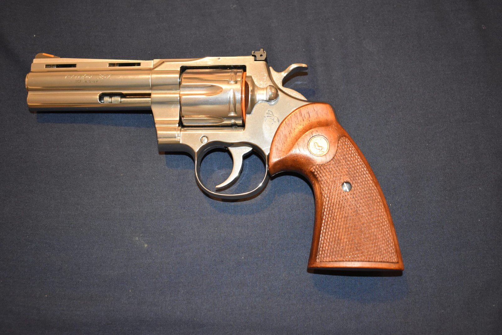 COLT FACTORY I FRAME TARGET GRIPS FOR A COLT PYTHON CPT4 - Image 4