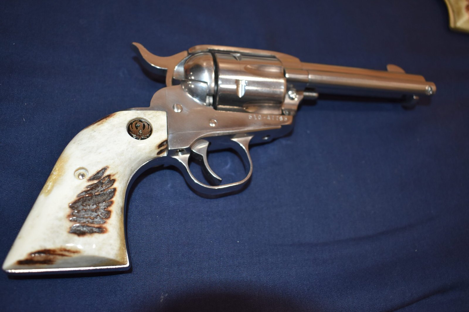 RUGER NEW VAQUERO SAMBAR STAG GRIPS RNVSS17 - Image 7