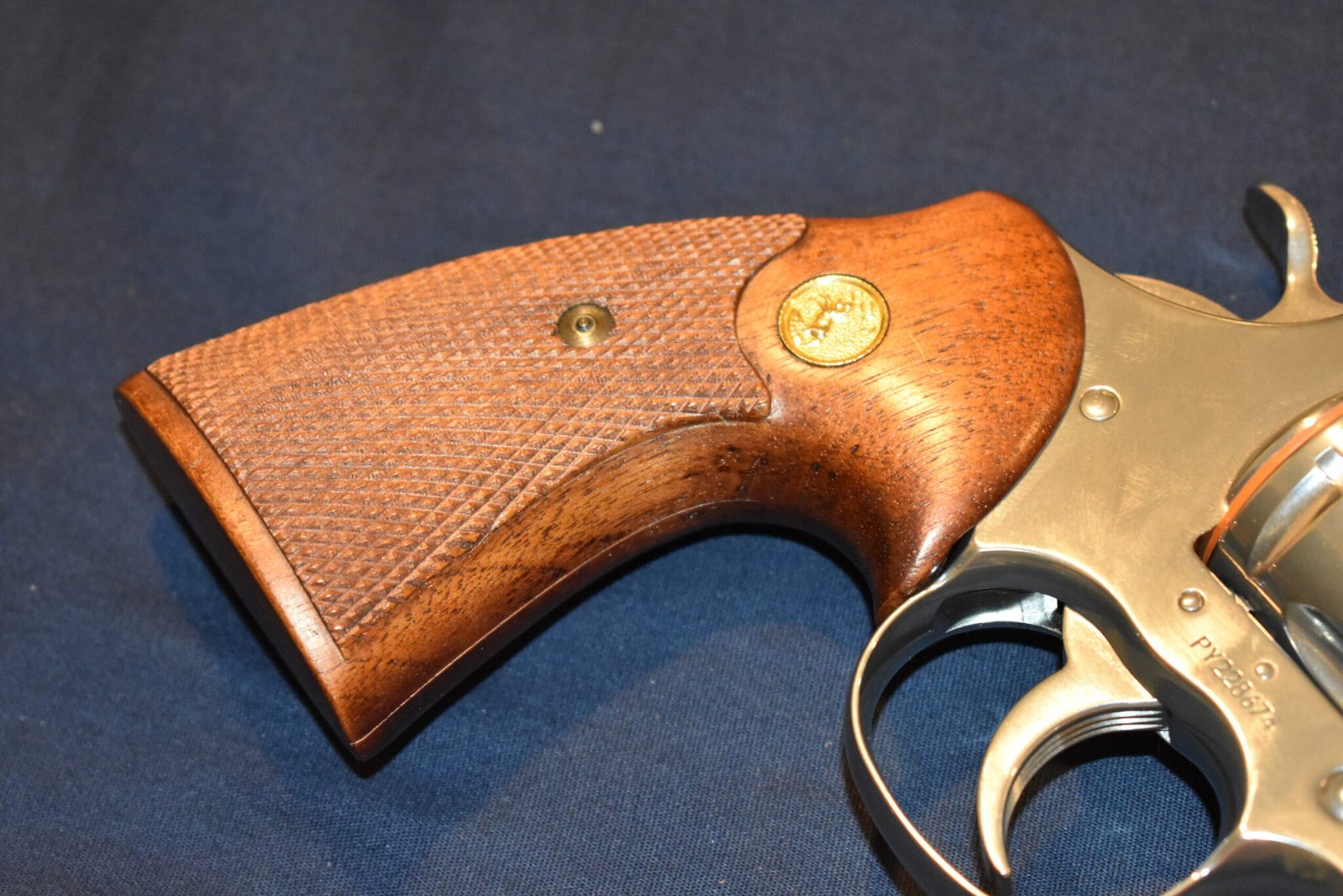 COLT FACTORY I FRAME TARGET GRIPS FOR A COLT PYTHON CPT4 - Image 11