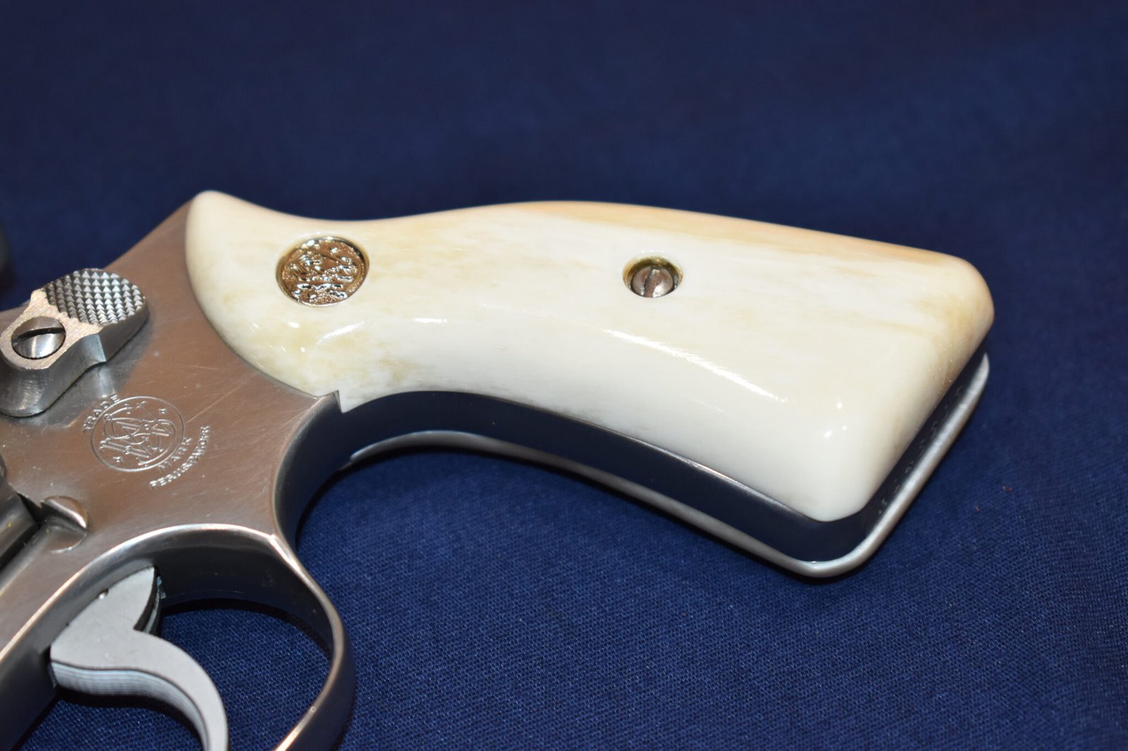 SMITH & WESSON J FRAME GIRAFFE BONE GRIPS JSQGB4 - Image 12