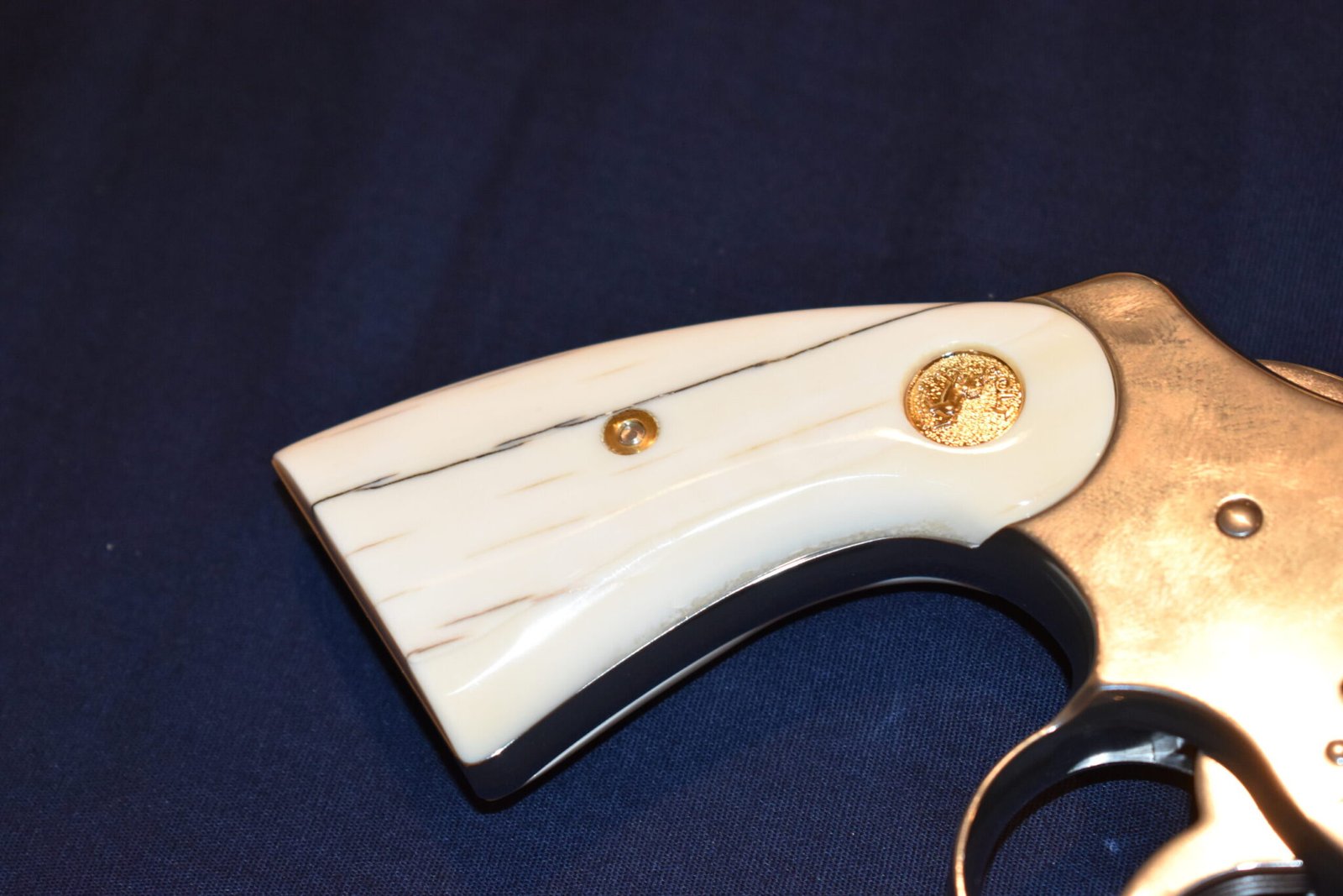 COLT I FRAMEFOSSILIZED WALRUS IVORY SERVICE GRIPS FOR A COLT PYTHON CPWI2 - Image 11