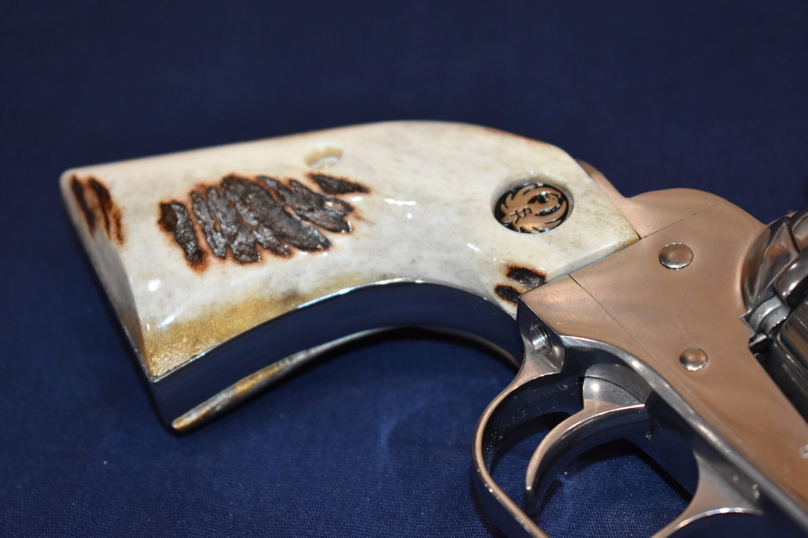 RUGER NEW VAQUERO SAMBAR STAG GRIPS RNVSS17 - Image 12