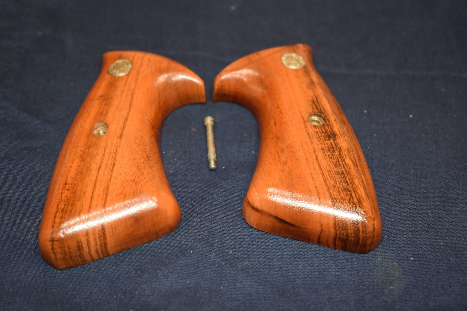 SMITH & WESSON J FRAME TARGET GRIP JT13 - Image 2