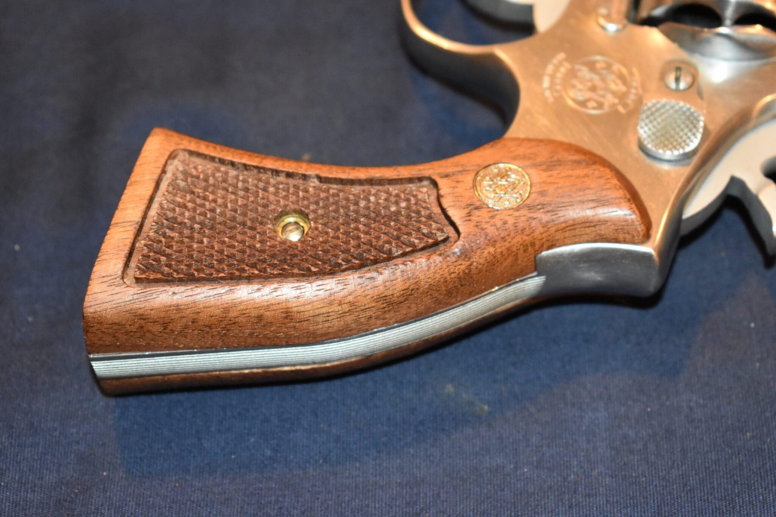 SMITH & WESSON K FRAME SQUARE BUTT MAGNA GRIPS KSQM5 - Image 5