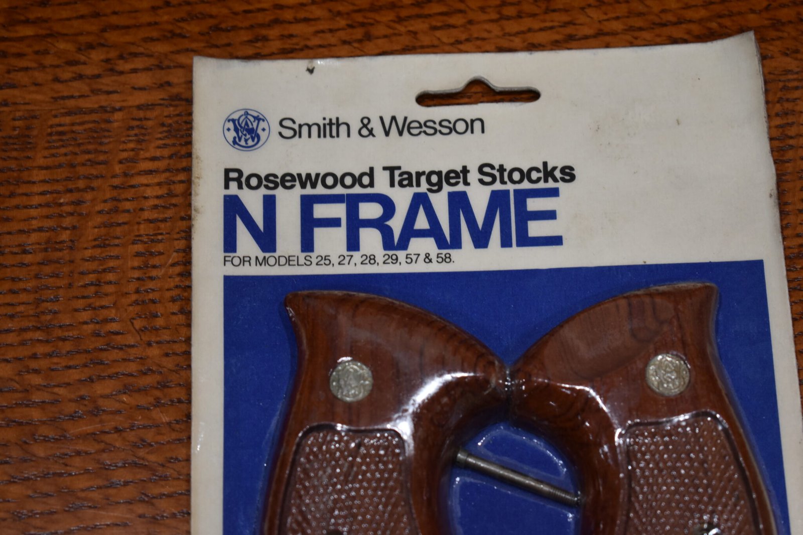 SMITH & WESSON FACTORY N FRAME TARGET GRIPS NEW IN THE PACKAGE NT70 - Image 2