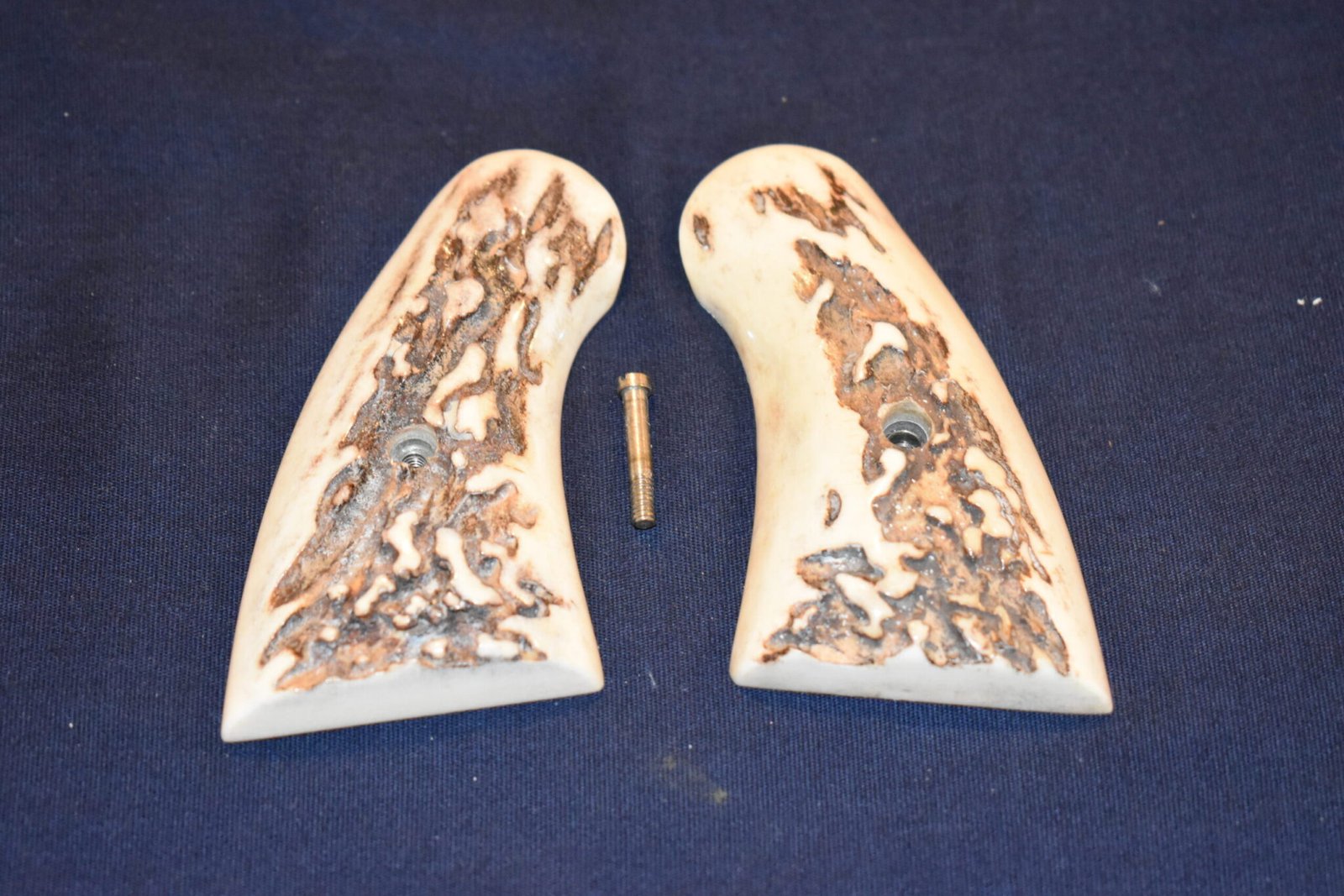COLT PYTHON / OFFICER'S MODEL MATCH VINTAGE SAMBAR STAG GRIPS CPSS19 - Image 2