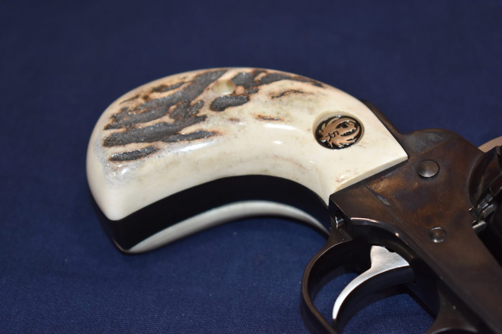 RUGER BIRDS HEAD SAMBAR STAG GRIPS RBHSS7 - Image 11