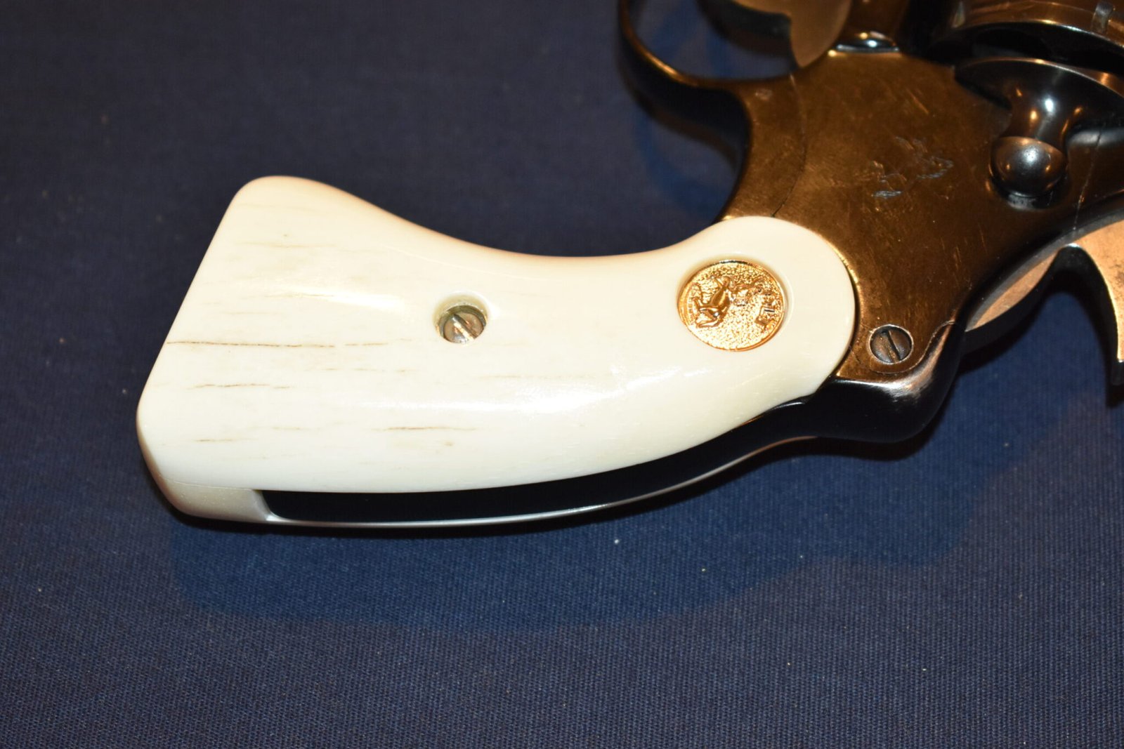 COLT DETECTIVE / DIAMONDBACK GIRAFFE BONE GRIPS CDGB1 - Image 5
