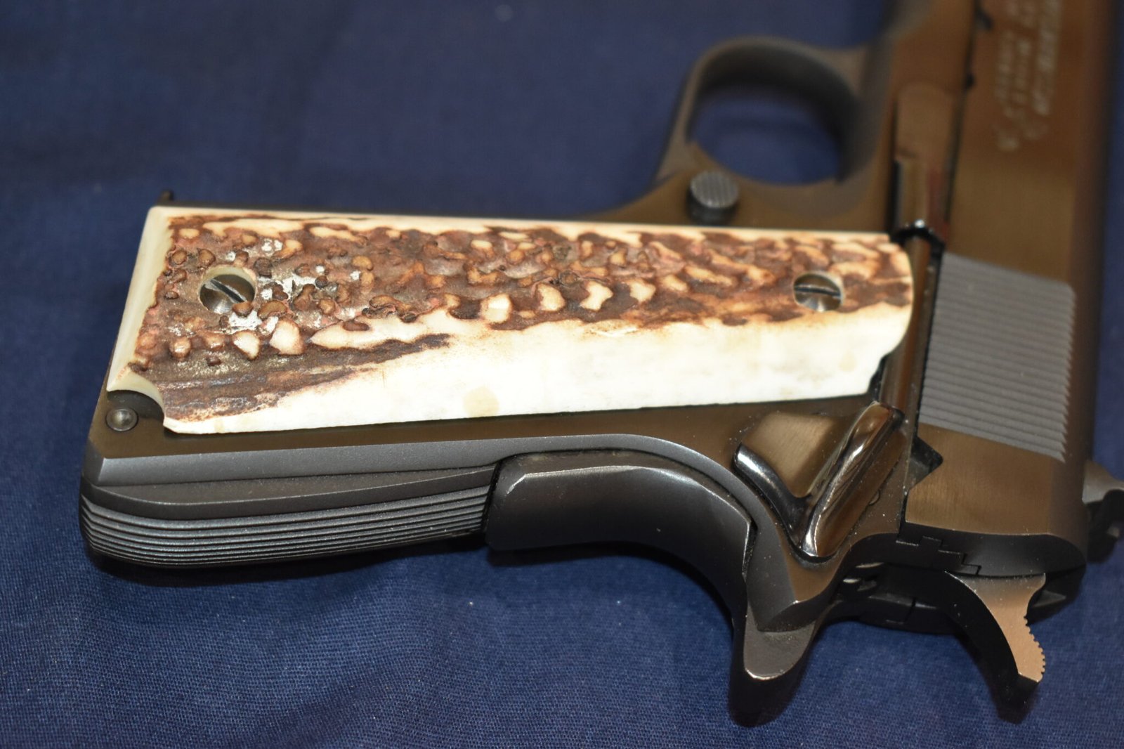 COLT 1911 VINTAGE SAMBAR STAG GRIPS 1911SS41 - Image 5