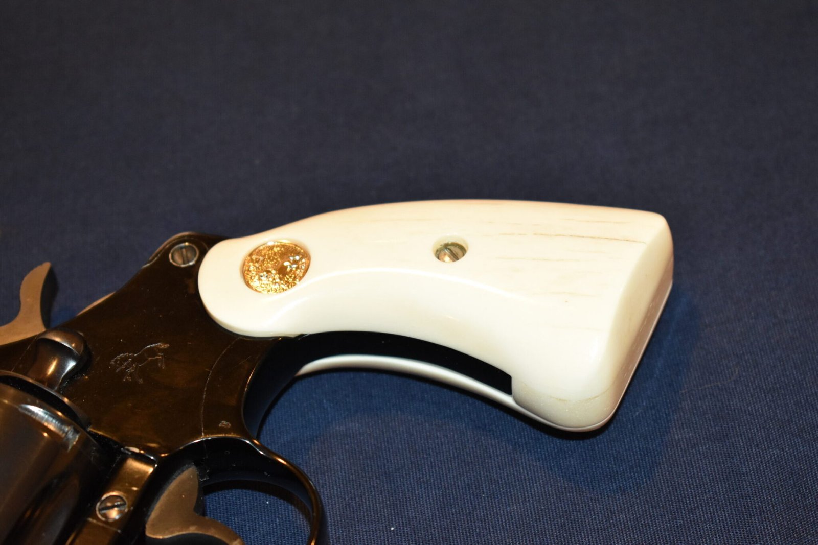 COLT DETECTIVE / DIAMONDBACK GIRAFFE BONE GRIPS CDGB1 - Image 12