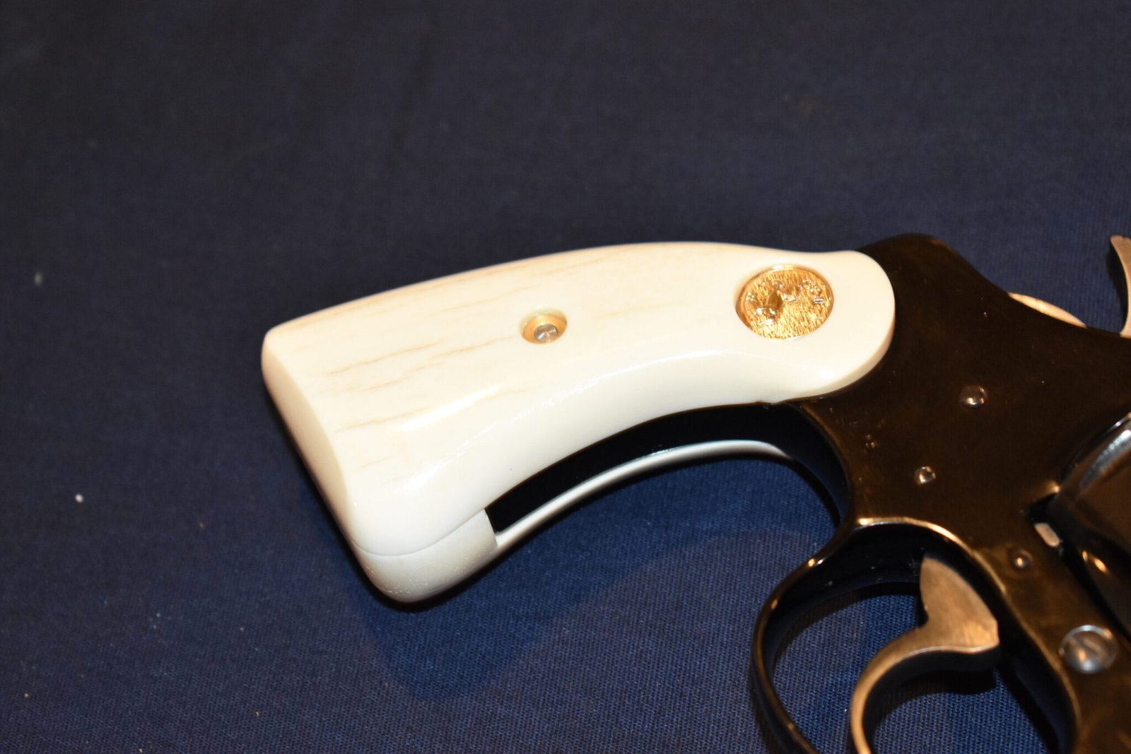 COLT DETECTIVE / DIAMONDBACK GIRAFFE BONE GRIPS CDGB1 - Image 11