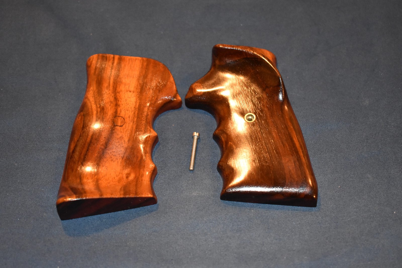 SMITH & WESSON N FRAME FUZZY FARRANT CUSTOM GRIPS SWNFF5 - Image 2