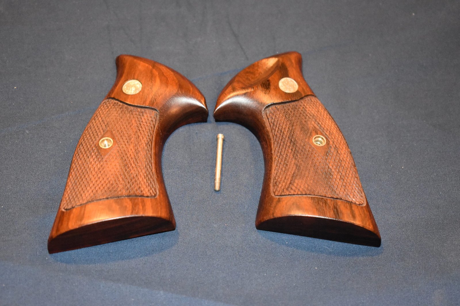 SMITH & WESSON N FRAME "COKE BOTTLE" GRIPS SWNCB6 - Image 2
