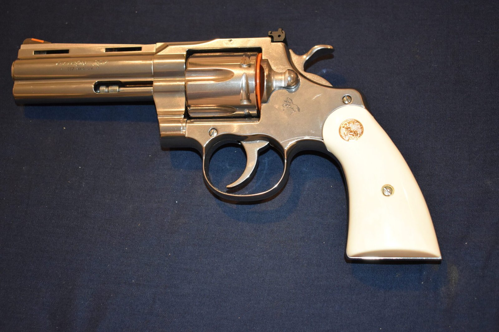 COLT I FRAME IVORY SERVICE GRIPS FOR A COLT PYTHON PI5 (OHIO RESIDENTS ONLY) - Image 4