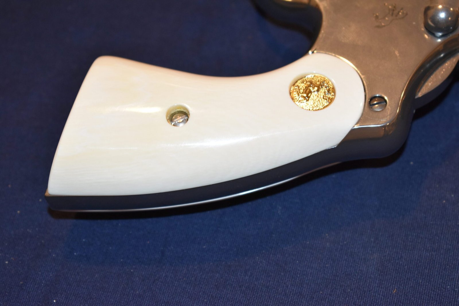 COLT I FRAME IVORY SERVICE GRIPS FOR A COLT PYTHON PI5 (OHIO RESIDENTS ONLY) - Image 5