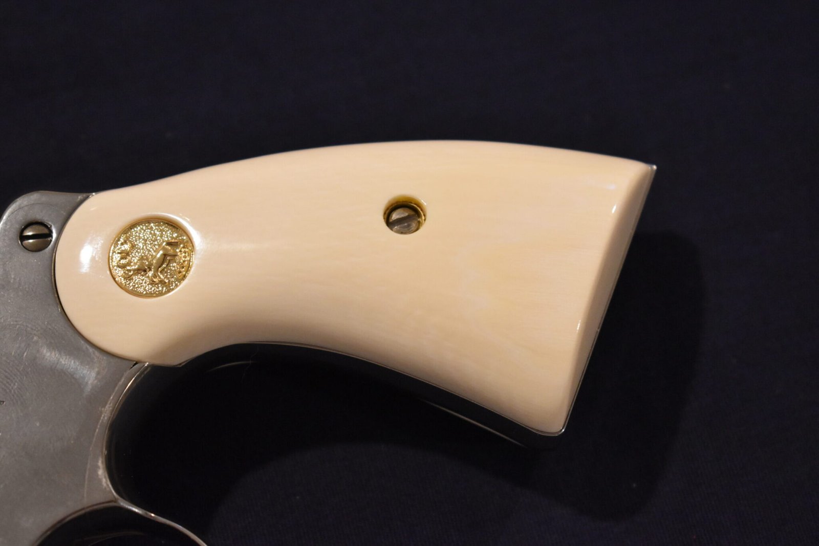 COLT I FRAME IVORY SERVICE GRIPS FOR A COLT PYTHON PI5 (OHIO RESIDENTS ONLY) - Image 12