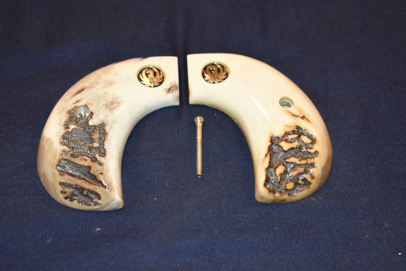 RUGER BIRDS HEAD SAMBAR STAG GRIPS BHRSS1 - Image 2