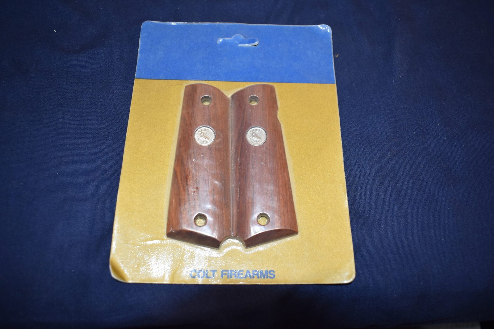 COLT 1911 SMOOTH WOOD GRIPS NEW IN THE PACKAGE 1911W10