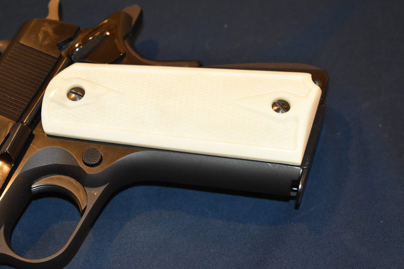 COLT 1911 CHECKERED BUFFALO BONE GRIPS 1911BB10 - Image 12