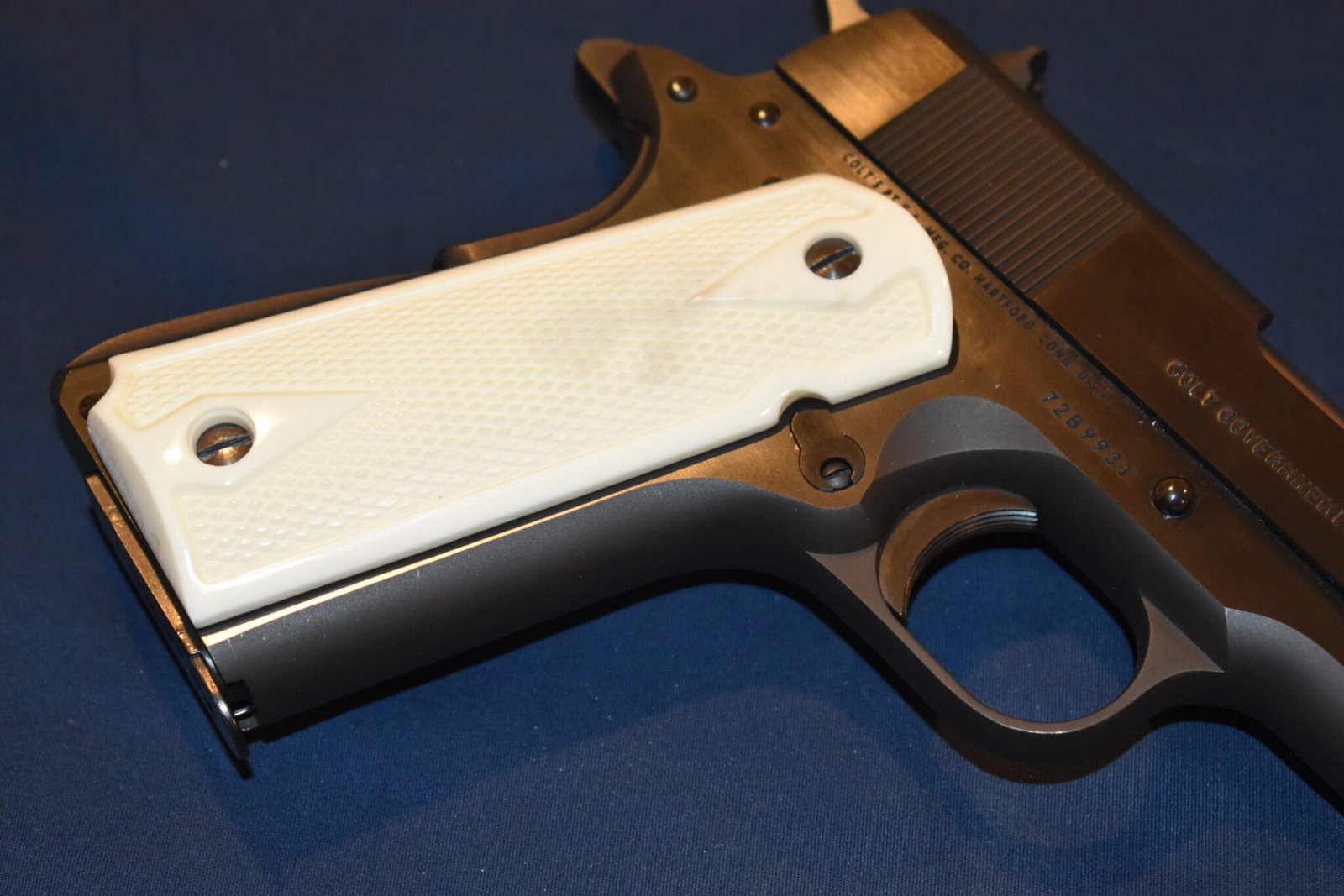 COLT 1911 CHECKERED BUFFALO BONE GRIPS 1911BB10 - Image 11