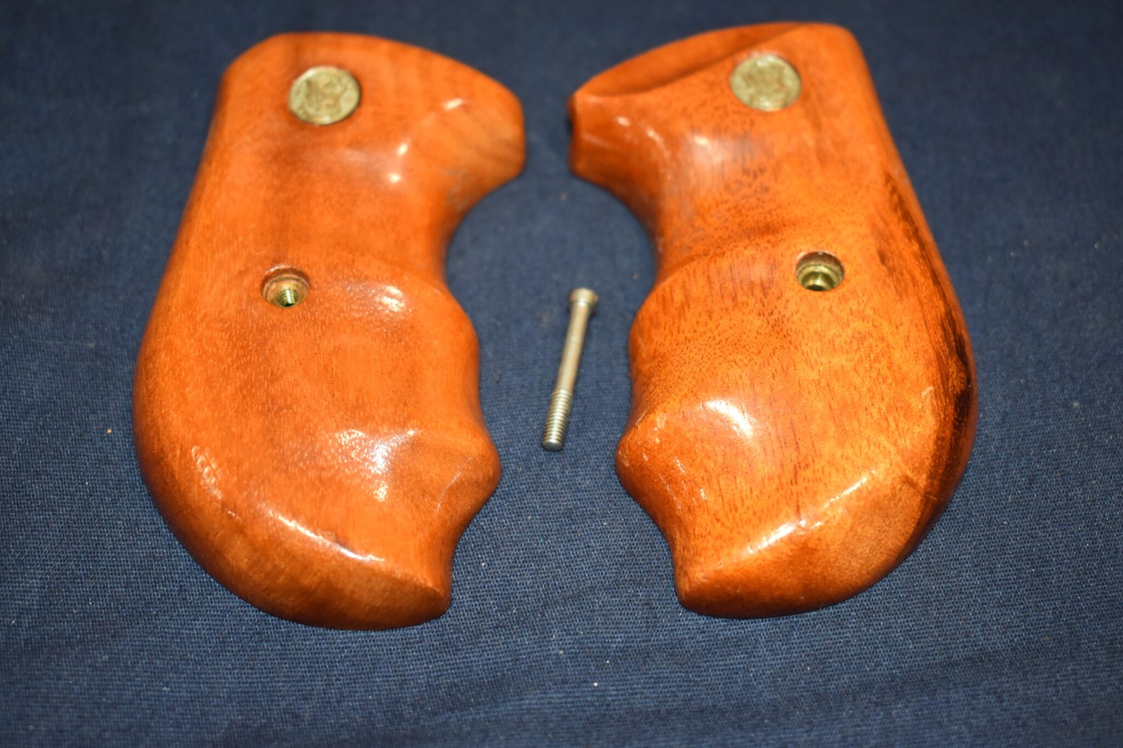 SMITH & WESSON J FRAME ROUND BUTT COMBAT GRIPS JC13 - Image 2