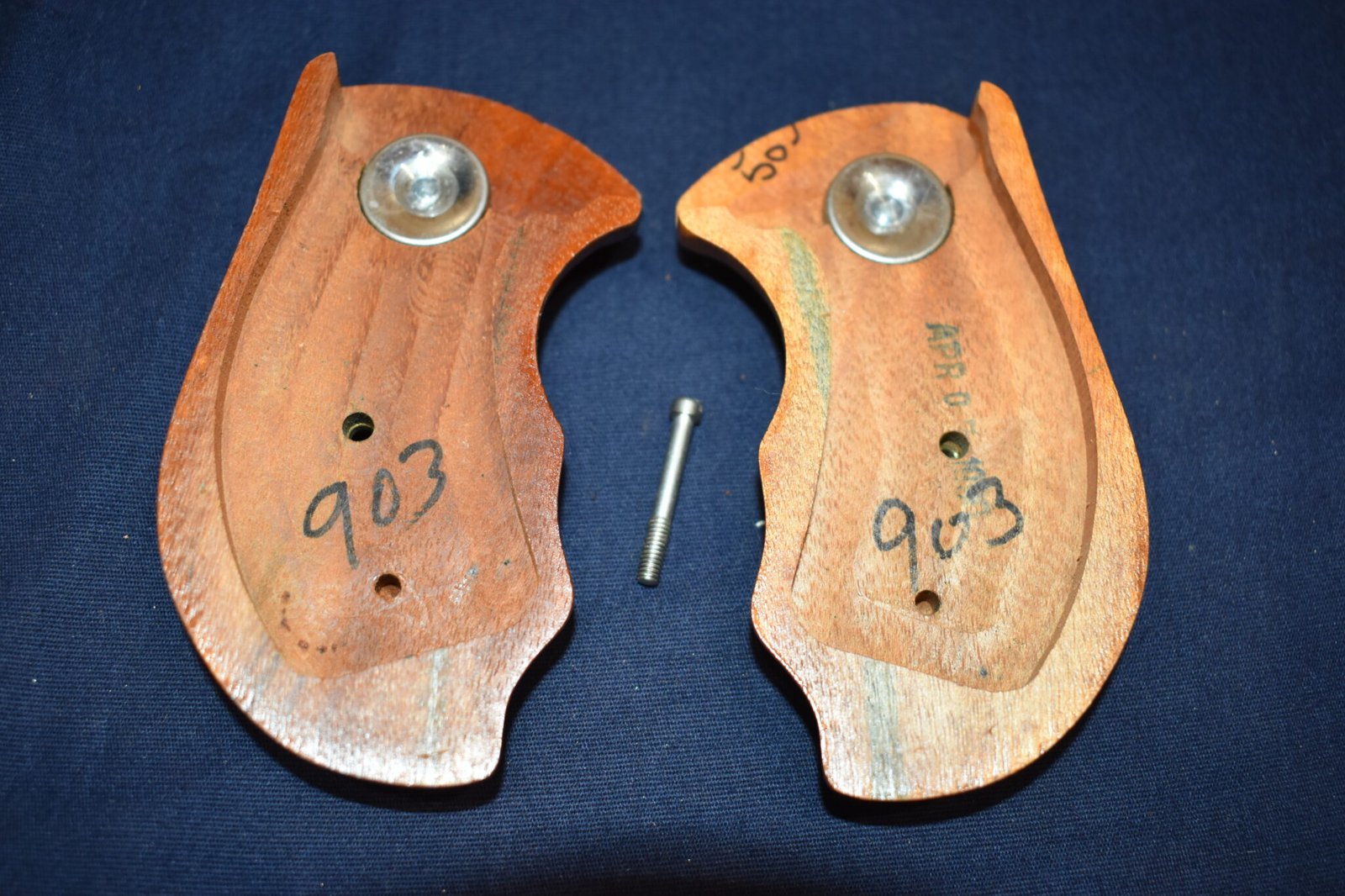 SMITH & WESSON J FRAME ROUND BUTT COMBAT GRIPS JC13 - Image 3