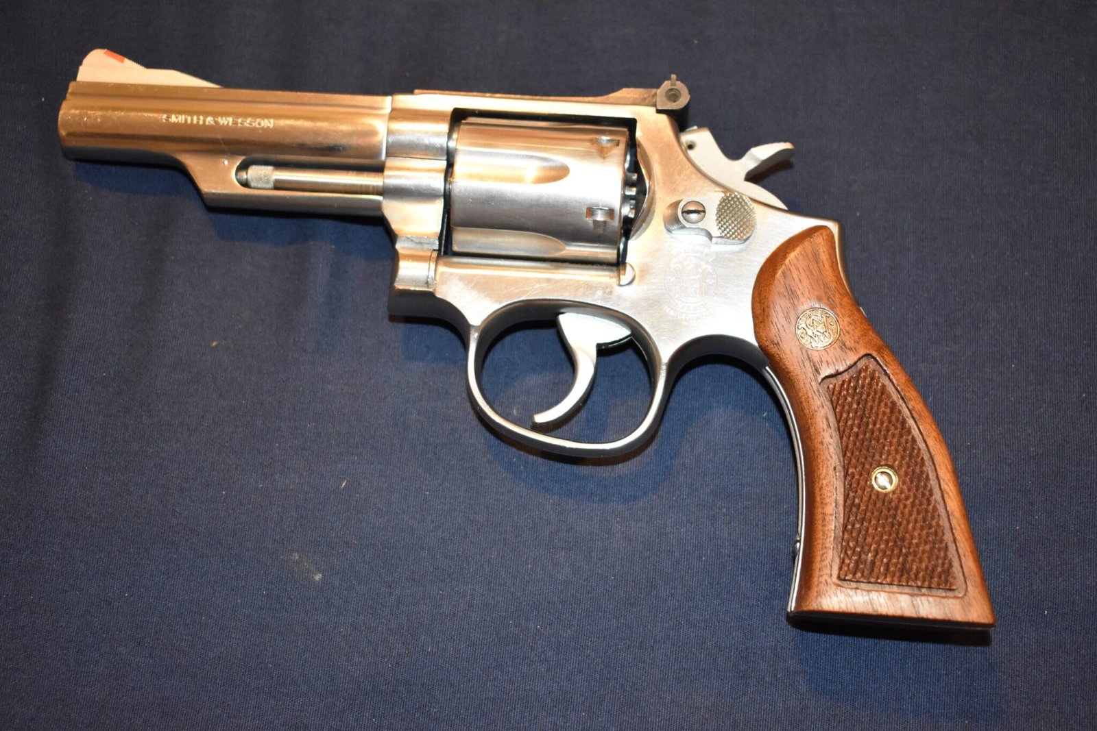 SMITH & WESSON K FRAME SQUARE BUTT MAGNA GRIPS KSQM5 - Image 4