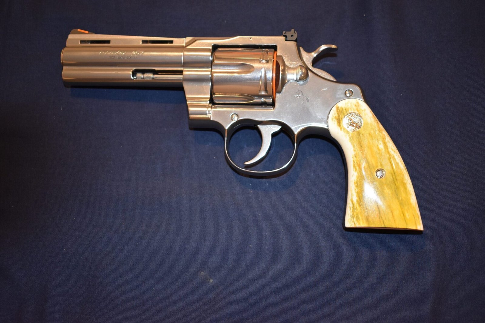 COLT PYTHON PREMIUM GRADE GIRAFFE BONE GRIPS CPGB11 - Image 4