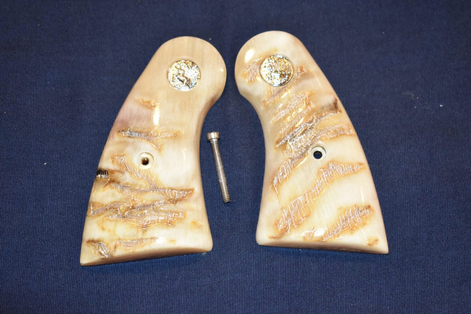 COLT PYTHON PREMIUM GRADE RAM'S HORN GRIPS CPRH5