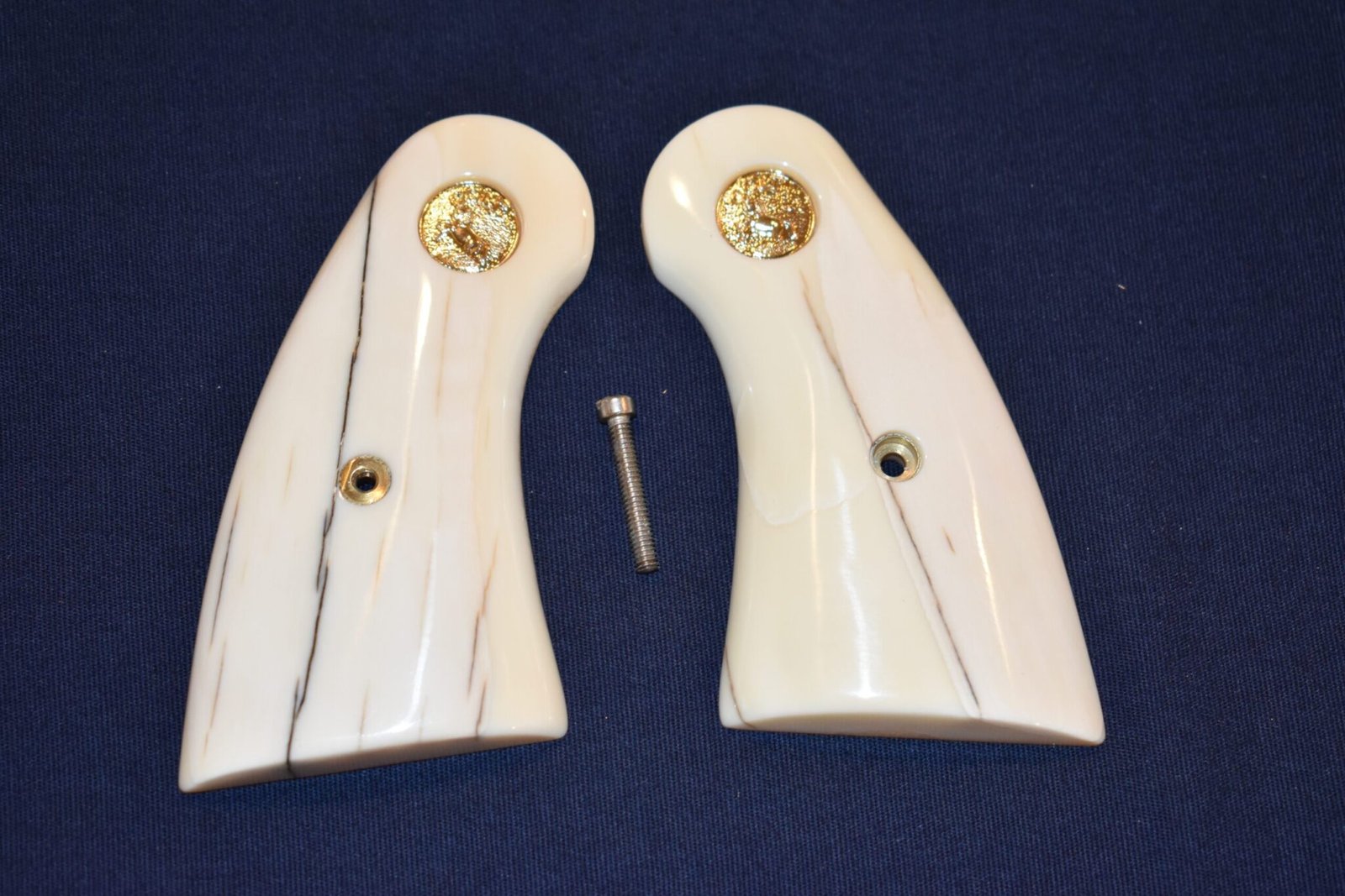 COLT I FRAMEFOSSILIZED WALRUS IVORY SERVICE GRIPS FOR A COLT PYTHON CPWI2