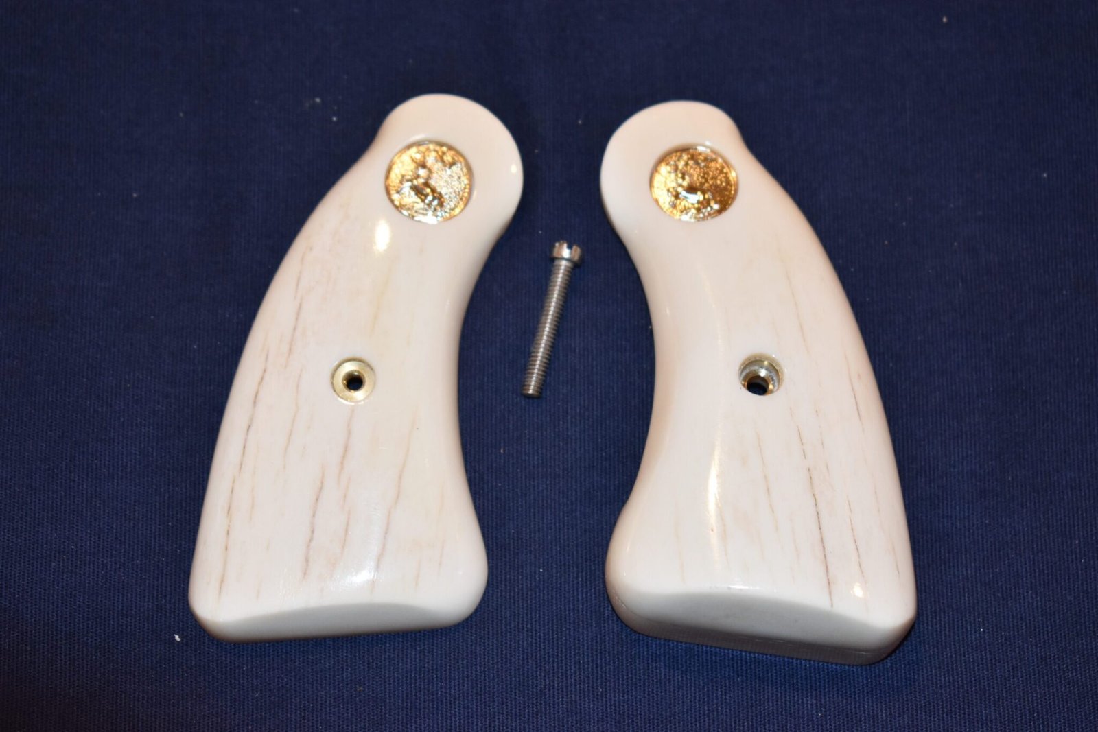 COLT DETECTIVE / DIAMONDBACK GIRAFFE BONE GRIPS CDGB1