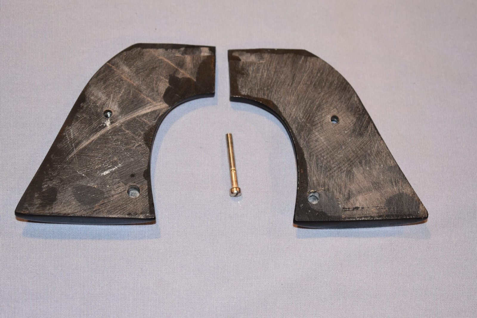 RUGER NEW MODEL BLACKHAWK OR OLD VAQUERO BUFFALO HORN GRIPS RBHBH15 - Image 3