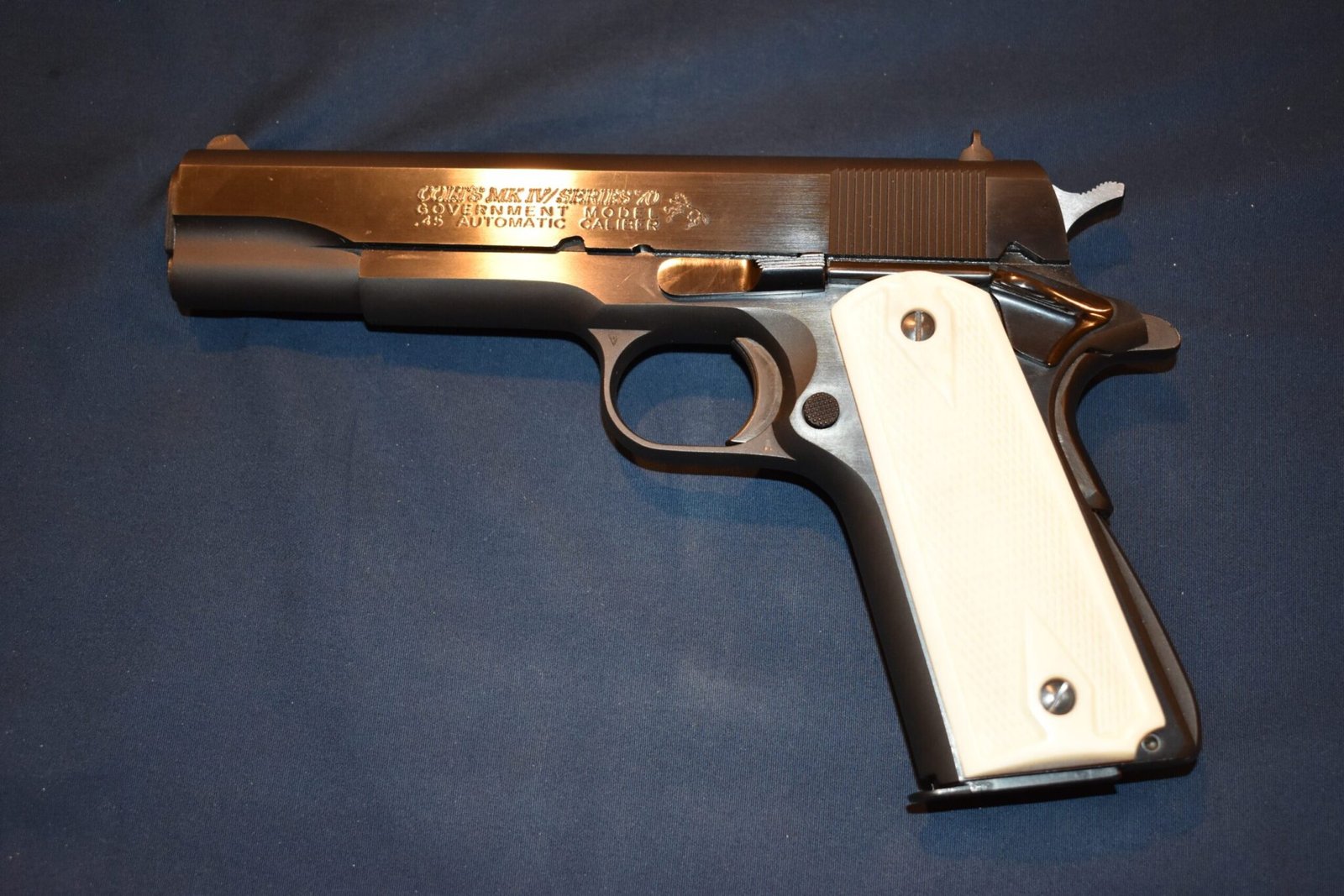 COLT 1911 CHECKERED BUFFALO BONE GRIPS 1911BB10 - Image 4