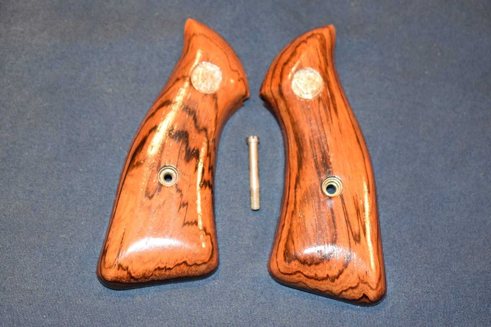 SMITH & WESSON J FRAME ROSEWOOD PRESENTATION GRIPS JSQPM1