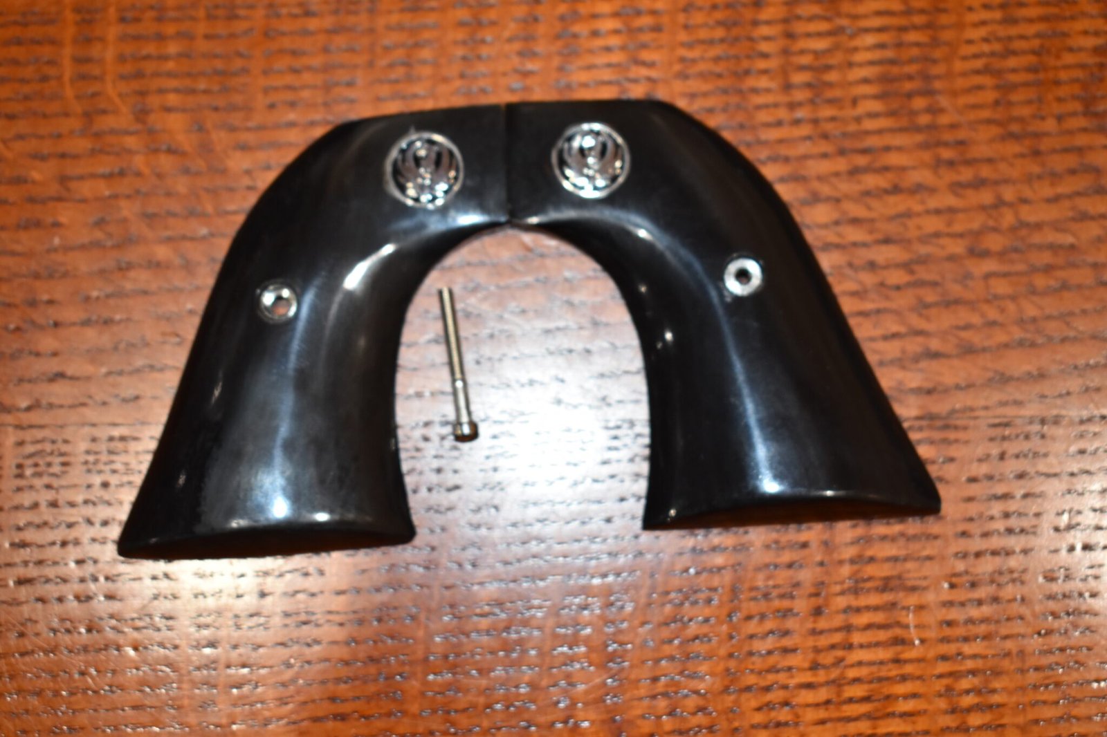 RUGER NEW VAQUERO SMOOTH BUFFALO HORN GRIPS RNVBH12