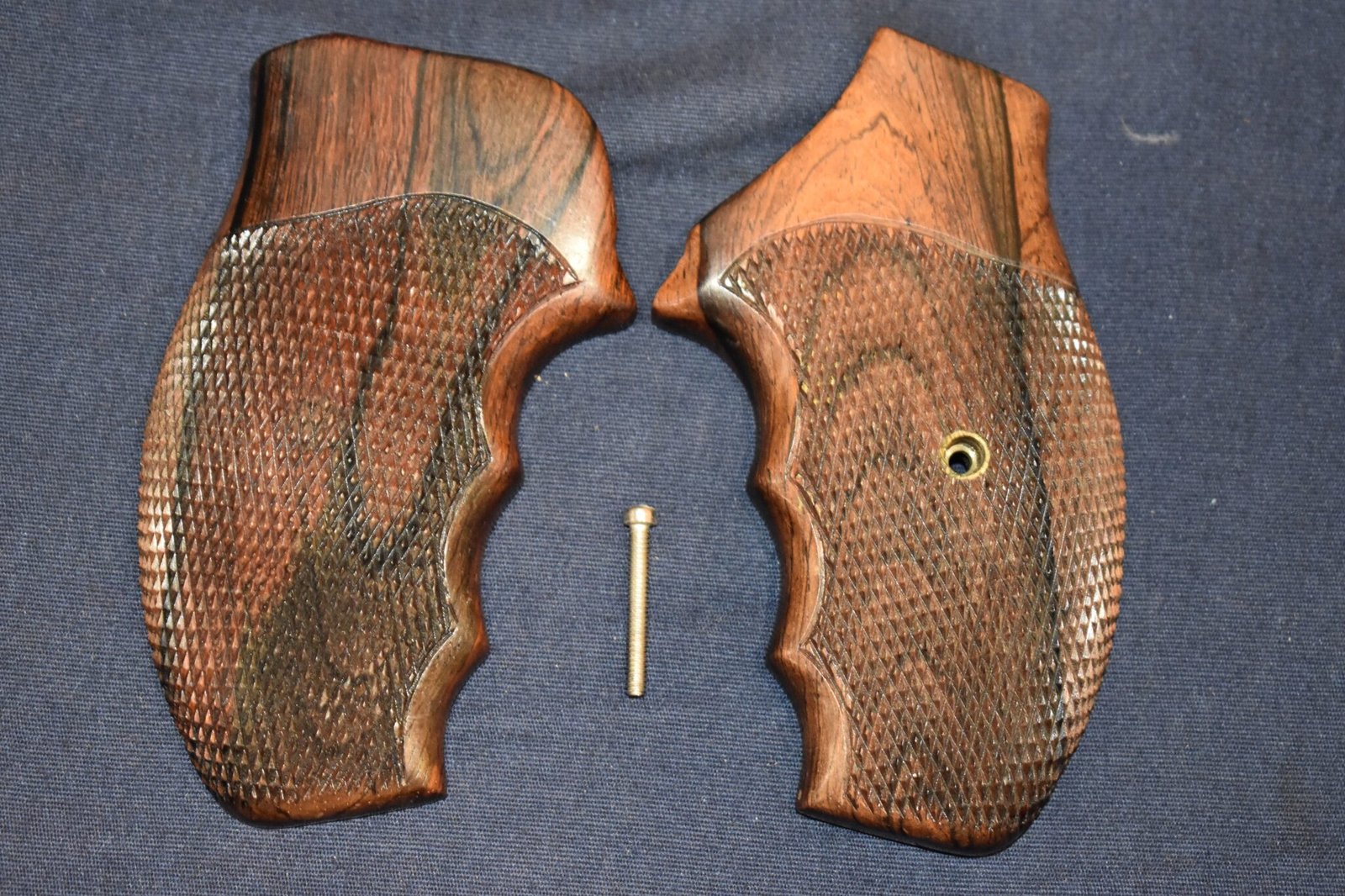 SMITH & WESSON K FRAME FUZZY FARRANT CUSTOM GRIPS SWJFF3