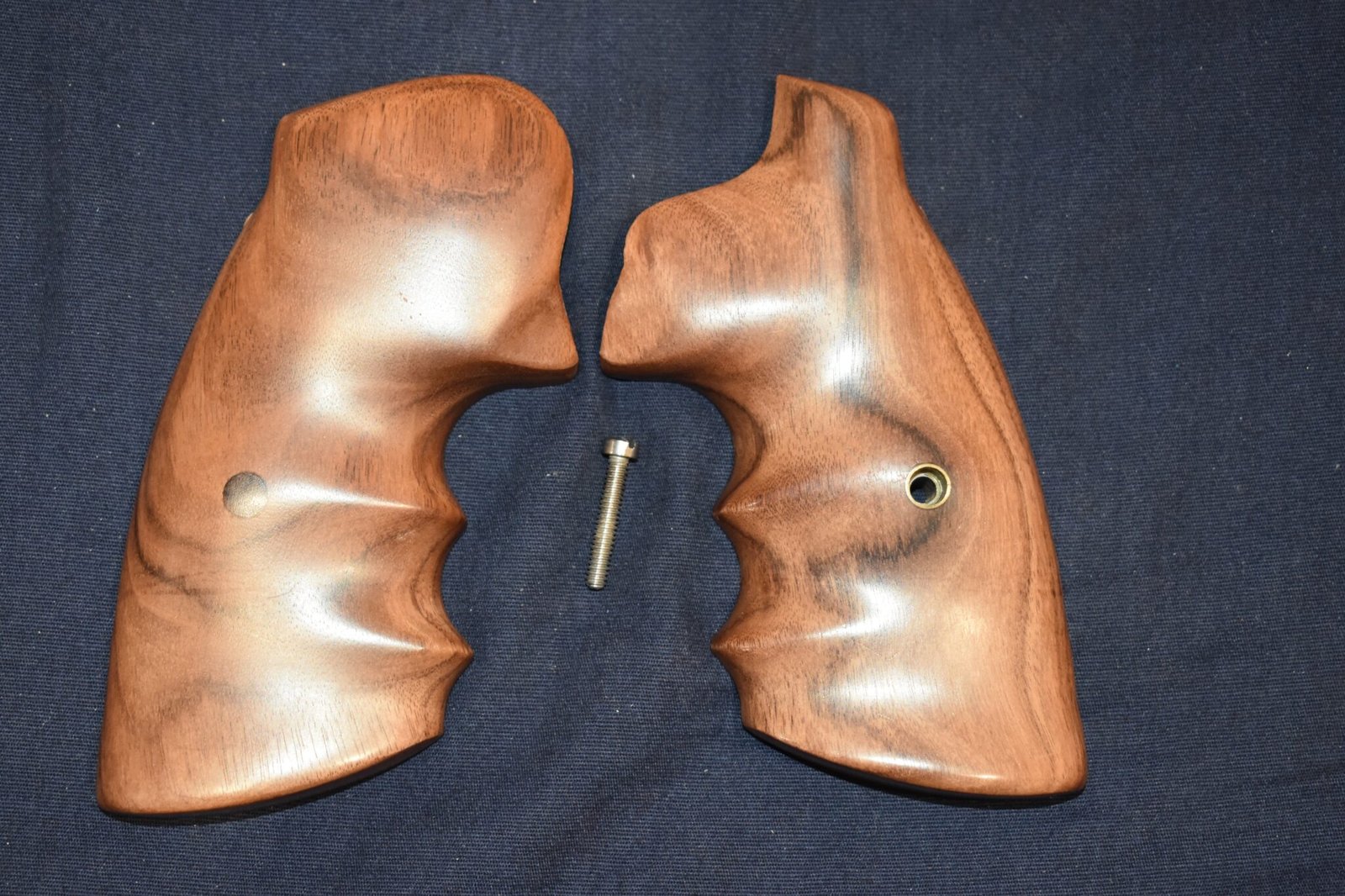 GUY HOGUE CUSTOM COLT PYTHON GRIPS GHP1