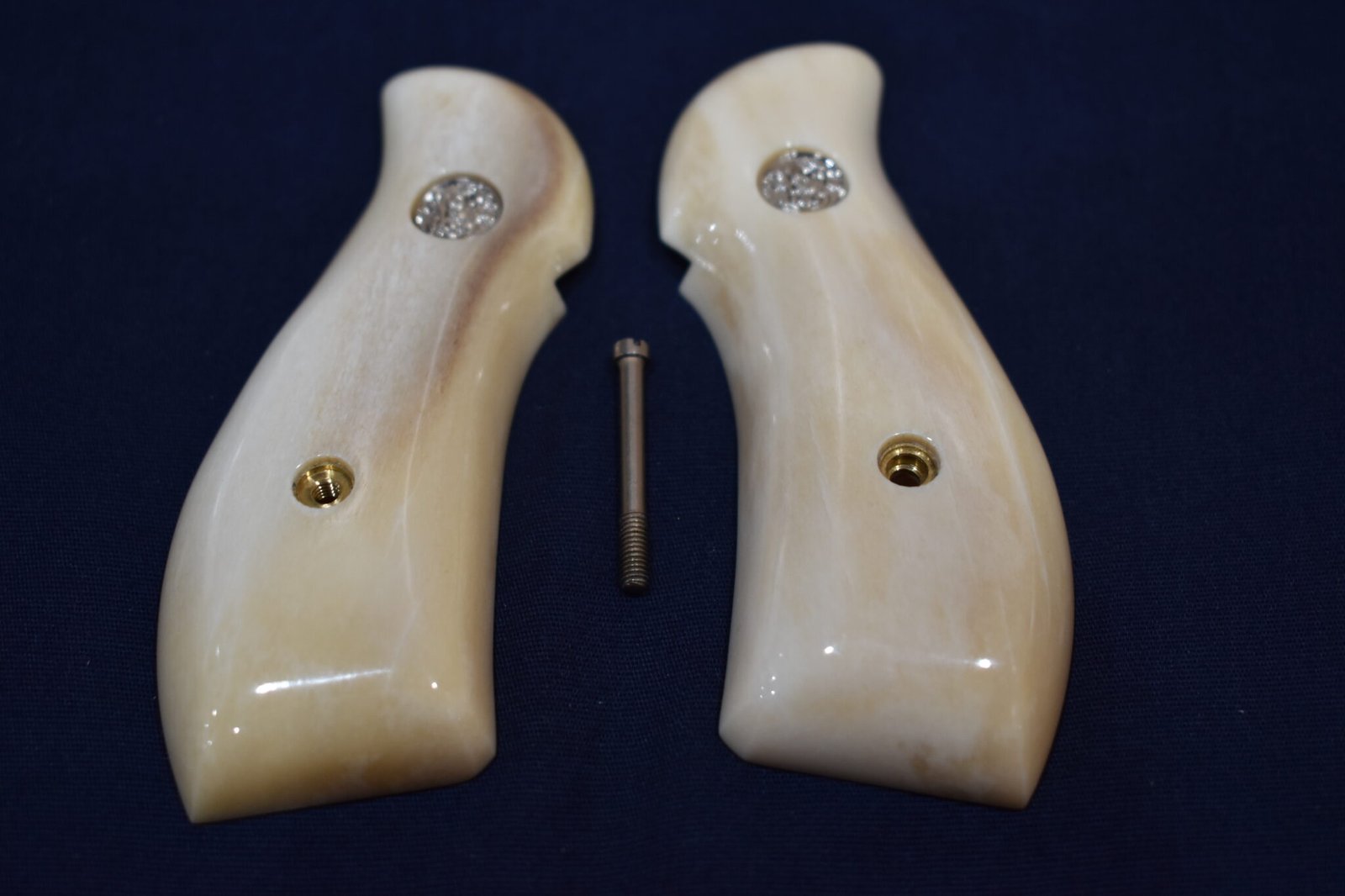 SMITH & WESSON N FRAME ROUND BUTT PREMIUM GRADE GIRAFFE BONE GRIPS SWNGB12 - Image 2