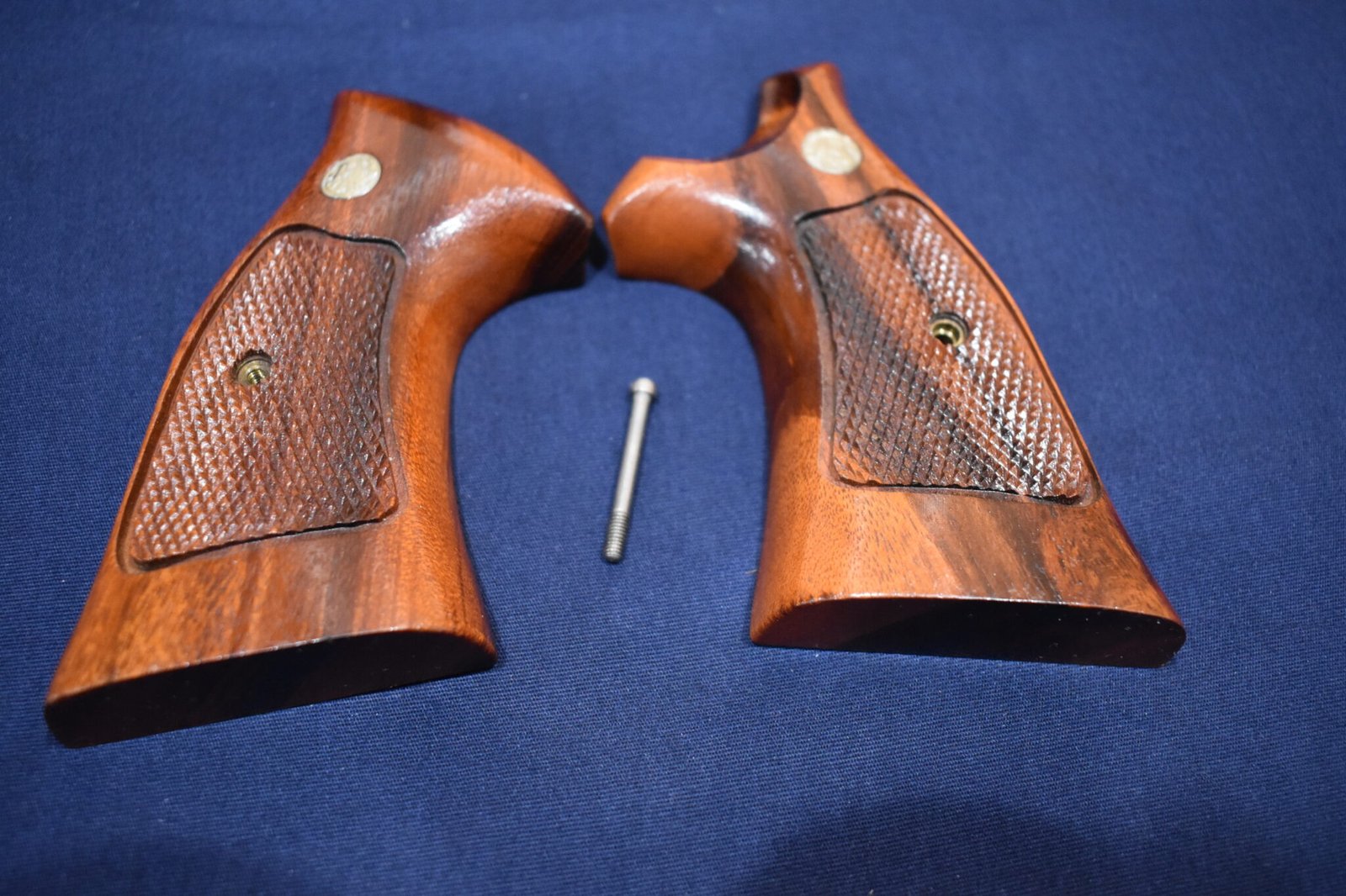 SMITH & WESSON FACTORY K FRAME TARGET GRIPS KCT27