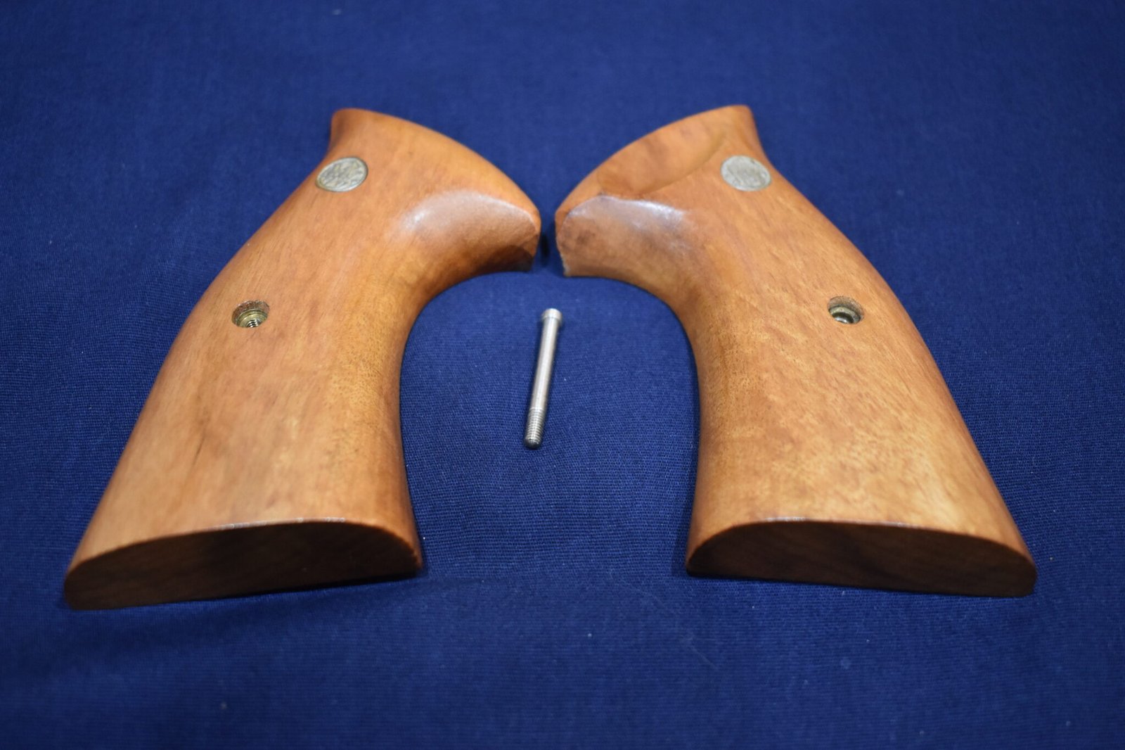 SMITH & WESSON FACTORY K FRAME PRESENTATION TARGET GRIPS KPT20 - Image 3