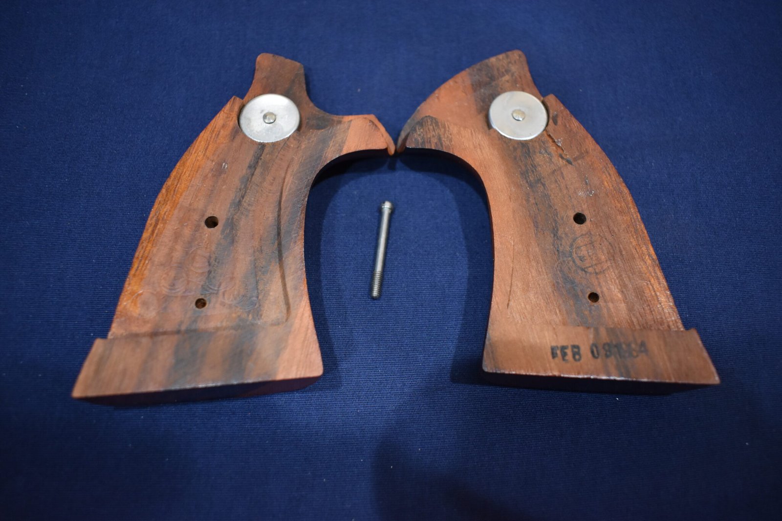 SMITH & WESSON FACTORY K FRAME TARGET GRIPS KCT27 - Image 2