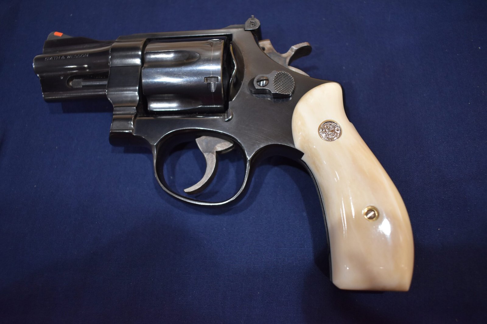 SMITH & WESSON N FRAME ROUND BUTT PREMIUM GRADE GIRAFFE BONE GRIPS SWNGB12 - Image 4